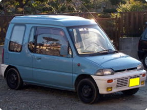Mitsubishi Minica Toppo.