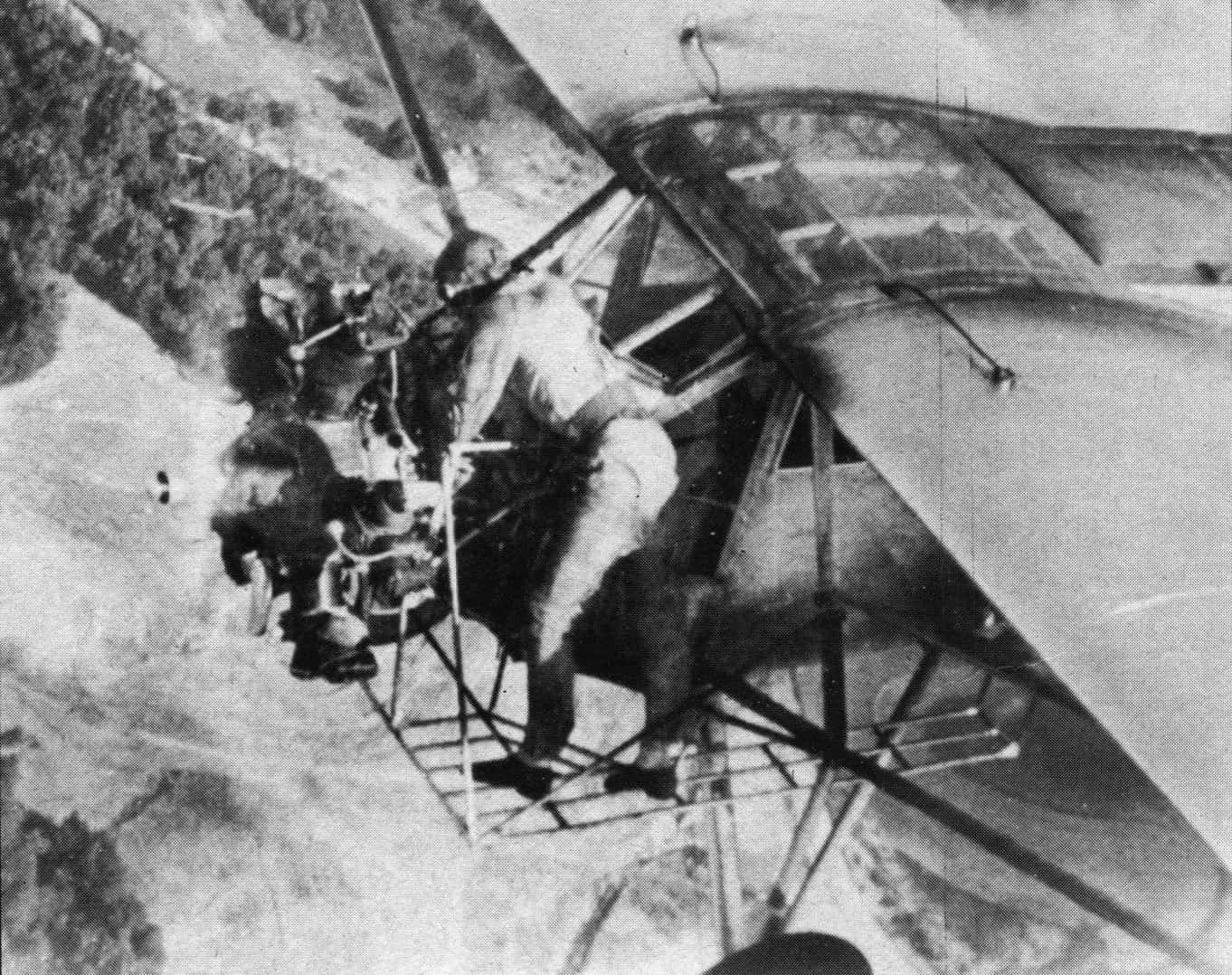 Fred Key performs in-flight maintenance “Ole Miss.”